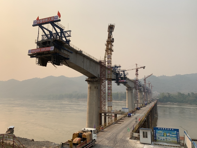 图片默认标题_fororder_中老铁路琅勃拉邦湄公河特大桥