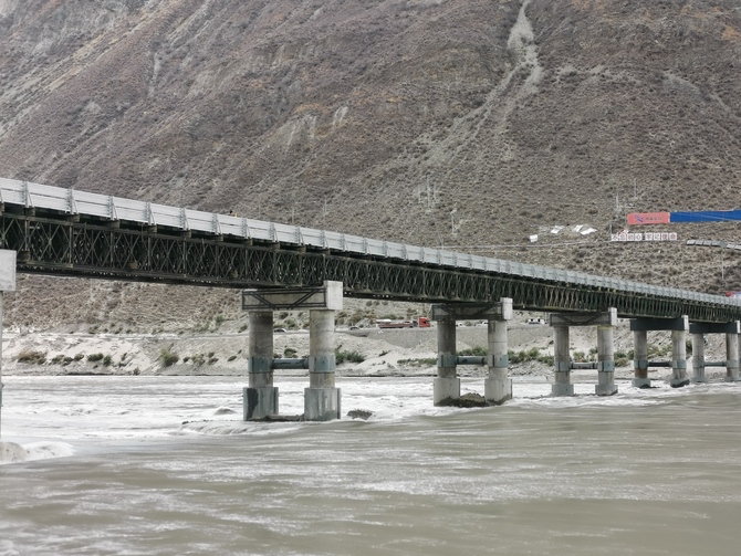 图片默认标题_fororder_图三 位于川藏交界的金沙江大桥　摄影：张同义