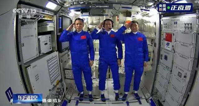 국제 우주정거장 우주비행사 트위터에 중국 우주비행사를 환영하는 게시물 올려_fororder_1619760821