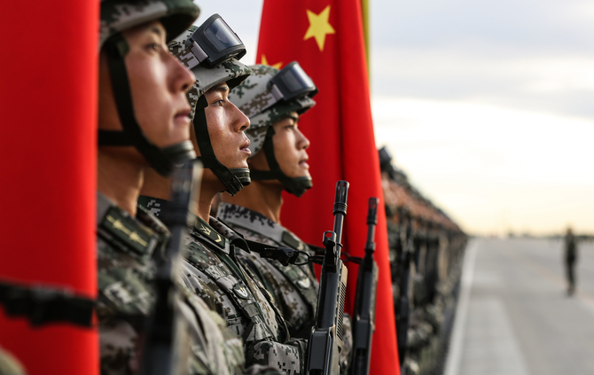ໂສມໜ້າ​ຂອງ​ເຂົາ​ເຈົ້າ_fororder_图2  庆祝中国人民解放军成立90周年阅兵活动受阅部队就位（李晋拍摄）