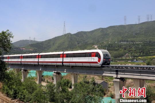 This is a photo of the medium-low speed Maglev train.[Photo: Chinanews.com]