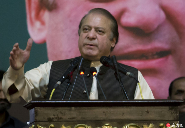 Former Pakistani Prime Minister Nawaz Sharif addresses his Pakistan Muslim League supporters during a party general council meeting in Islamabad, Pakistan, Tuesday, Oct. 3, 2017. [Photo: VCG]