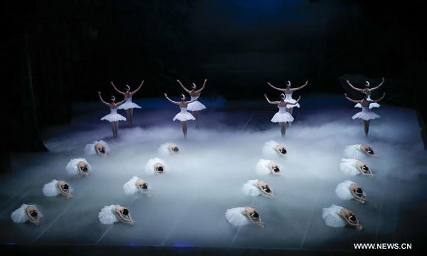 Ballet dancers from China's Shanghai Ballet perform "Swan Lake" at City Theater in Antwerp, Belgium, on October 7, 2017. [Photo: Xinhua]