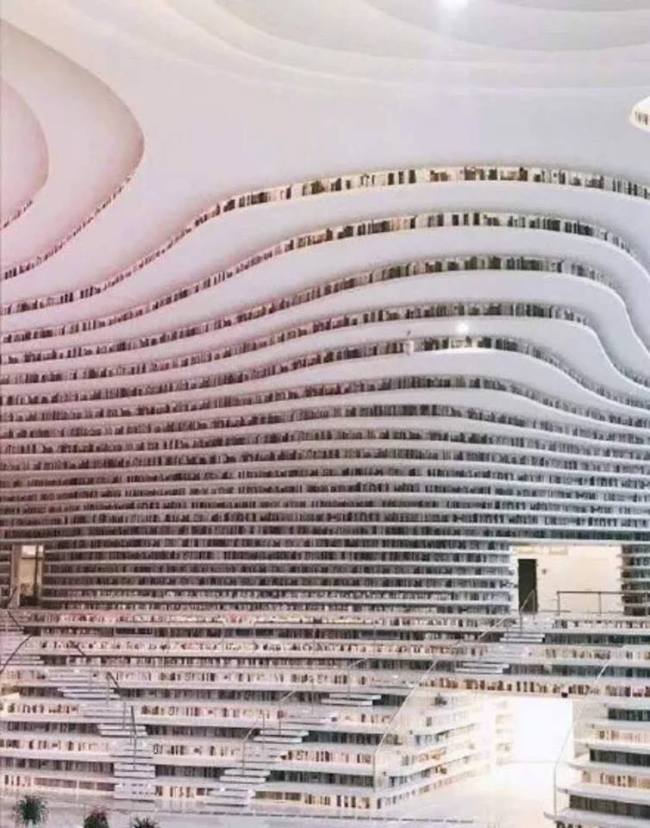 网红图书馆 A newly opened library in Tianjin