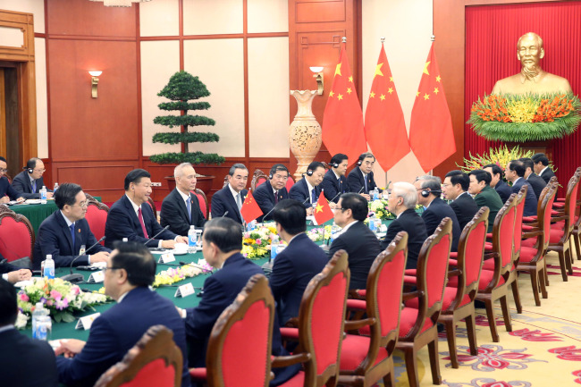 Chinese President Xi Jinping, also general secretary of the Communist Party of China Central Committee, holds talks with Nguyen Phu Trong, general secretary of the Communist Party of Vietnam Central Committee, in Hanoi, Vietnam, Nov. 12, 2017. [Photo: Xinhua/Yao Dawei]