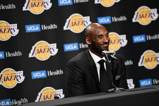 Kobe Bryant talks to the media before the game between the Golden State Warriors and the Los Angeles Lakers where his jerseys will be retired on December 18, 2017 at STAPLES Center in Los Angeles, California. [Photo: VCG]