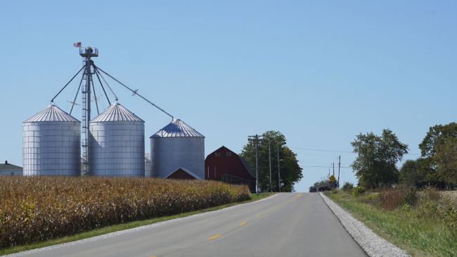 Part of farmland planned to be replaced with Foxconn Technology Group's $10-billion facility is shown in the village of Mount Pleasant, Wisconsin, October 4, 2017. [Photo: AP/Teresa Crawford]
