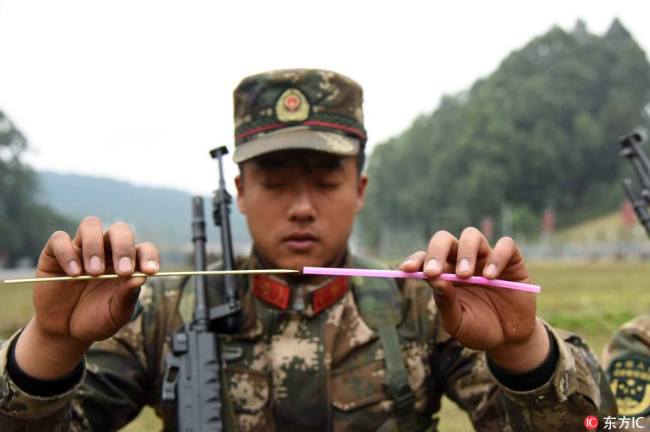  探秘武警狙击手是怎样炼成的 Snipers underwent combat training in Guangxi