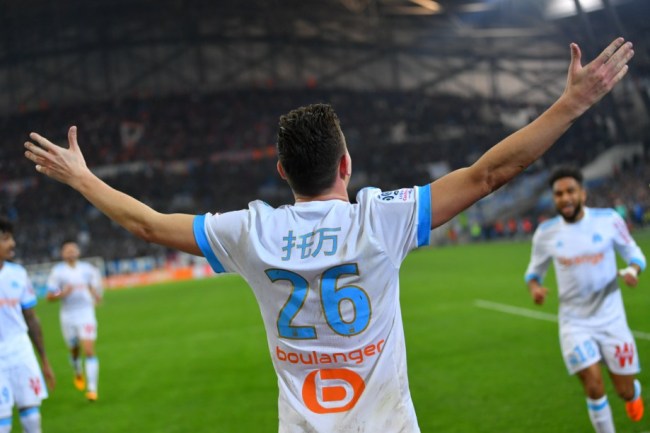 Florian Thauvin wears a jersey with his name in Chinese during the match between Marseille and Bordeaux, February 19, 2018. [Photo provided by Marseille to China Plus]