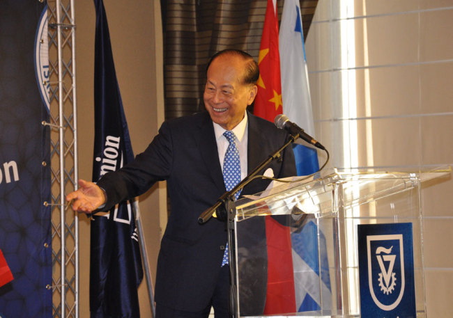 Li Ka-shing speaks at a ceremony for the signing of a Memorandum of Understanding on Guangdong Technion Israel Institute of Technology on September 29, 2013, in Tel Aviv, Israel. Li Ka Shing Foundation donated $130 million to Technion - Israel Institute of Technology, with some of the money going towards funding the Guangdong campus. [File photo: China Plus/Zhang Jin]