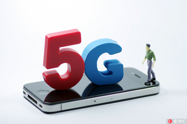 An official with the Ministry of Industry and Information Technology says the first batch of 5G terminals will be released in 2019. [Photo: IC]
