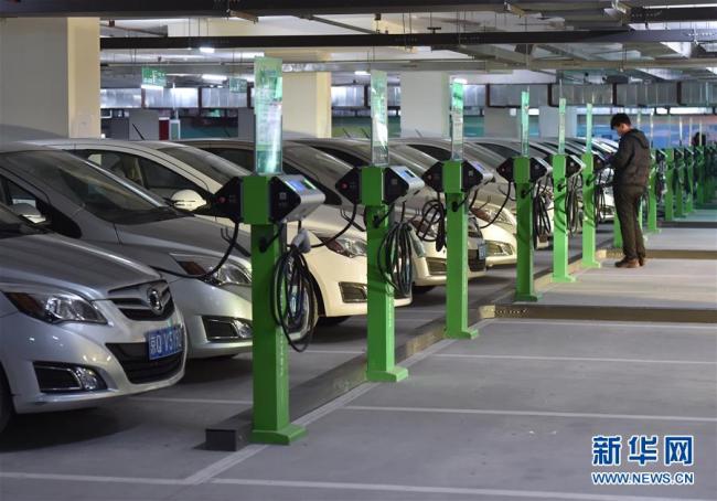 A large-scale electric vehicle (EV) charging station at the Beijing West Railway Station. [File Photo: Xinhua]