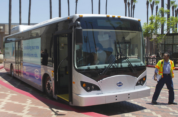 A BYD Co electric bus is on display at the transport authority in Los Angeles. [Photo: Xinhua]