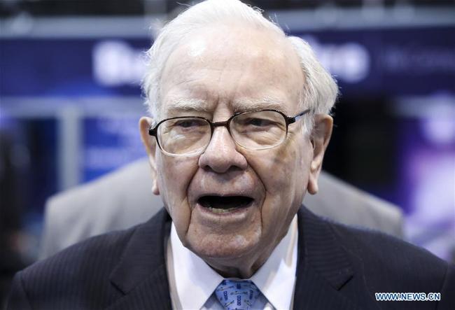 U.S. billionaire investor Warren Buffett, chairman and CEO of Berkshire Hathaway, visits an exhibition on his invested companies before the Berkshire Hathaway's annual shareholders meeting in Omaha, Nebraska, the United States, on May 5, 2018. Berkshire Hathaway held its 2018 shareholders meeting on Saturday, attended by tens of thousands of people from all over the world. [Photo: Xinhua]