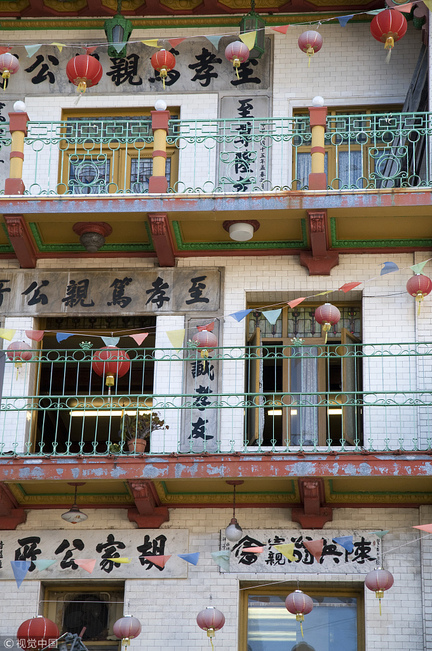 The photo shows the buildings at the end of Waverly Place, Chinatown, San Francisco.[Photo: VCG]