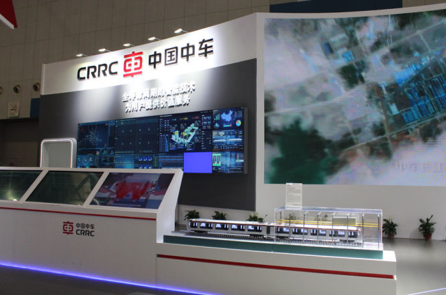 China Railway Rolling Stock Corporation displays its latest intelligent technology in train manufacturing, May 17, 2018, at the ongoing World Exhibition of Intelligent Technology in Tianjin. [Photo: China Plus]