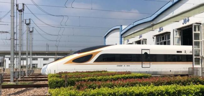 A new Fuxing bullet train [Photo: People’s Daily]
