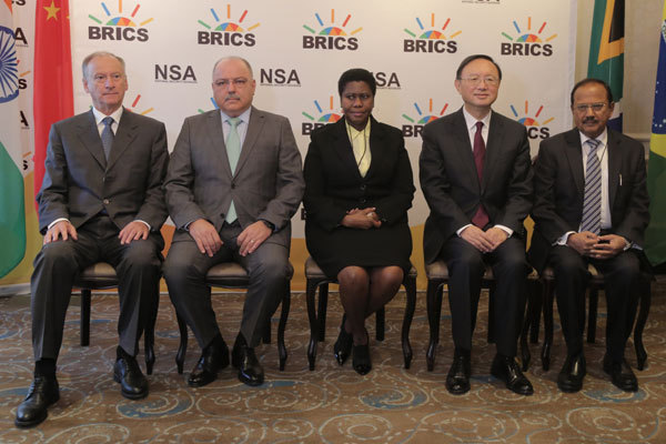 Security representatives taking part in the 8th Meeting of the BRICS High Representatives for Security Issues take a group photo in Duran on Friday, June 29, 2018. [Photo: China Plus/Gao Junya]