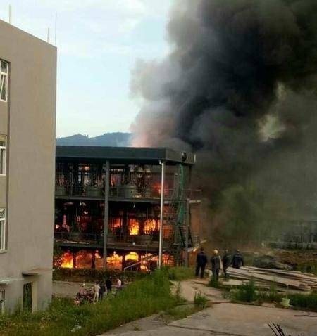 A blast occurred at a chemical plant Hengda in an industrial park in Jiang'an County, Yibin City, Sichuan Province on Thursday evening, July 12, 2018. [Photo: scol.com.cn]