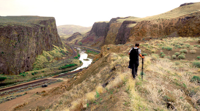 Traversing mountains and deserts, Chinese photographer Li Ju retraces the footsteps of 19th century American photographer Alfred Hart, who chronicled the building of the First Transcontinental Railroad in the United States. [Photo provided to China Daily]