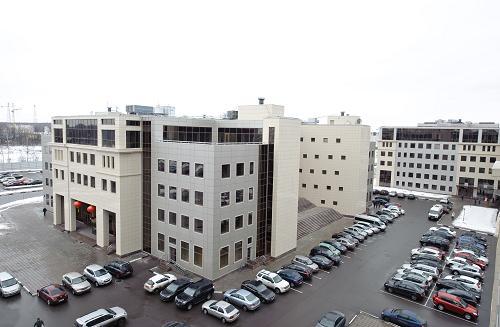 Parking lots and nearby buildings in Chengtong Greenwood International Trade Center.[Photo: Xinhua]