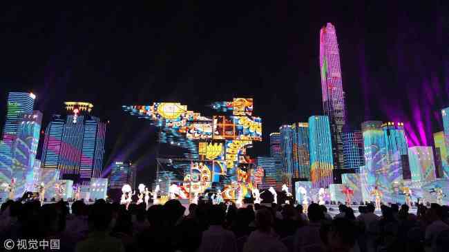 深圳改革开放40年晚会上演灯光秀 Shenzhen celebrates China's 40th anniversary of reform and opening up with light show