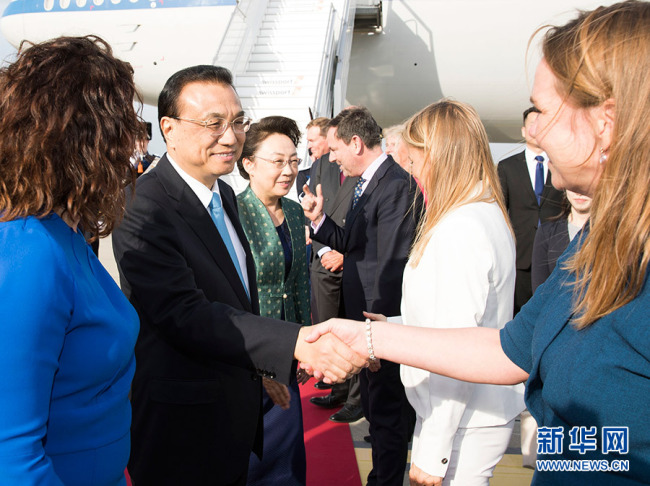 Chinese Premier Li Keqiang arrives in Amsterdam for an official visit to the Netherlands on October 14, 2018. [Photo: Xinhua]
