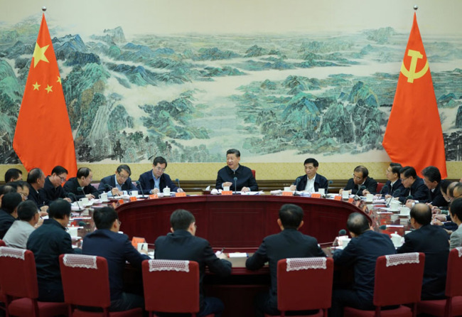 Xi Jinping, general secretary of the Communist Party of China Central Committee, talks with the new leadership of the All-China Federation of Trade Unions in Beijing on Monday, October 29, 2018. [Photo: Xinhua]