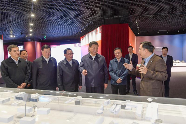 President Xi talks to scientists in Zhangjiang Science City in Shanghai, November 6, 2018. [Photo: CCTV]  