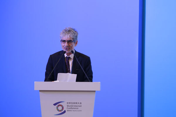 John Hoffman, CEO of the Groupe Speciale Mobile Association (GSMA), speaks at the forum on "Media Transformation and Communication Innovation" held on the sidelines of the fifth World Internet Conference in Wuzhen, Zhejiang Province, on November 8th, 2018. [Photo: China Plus]