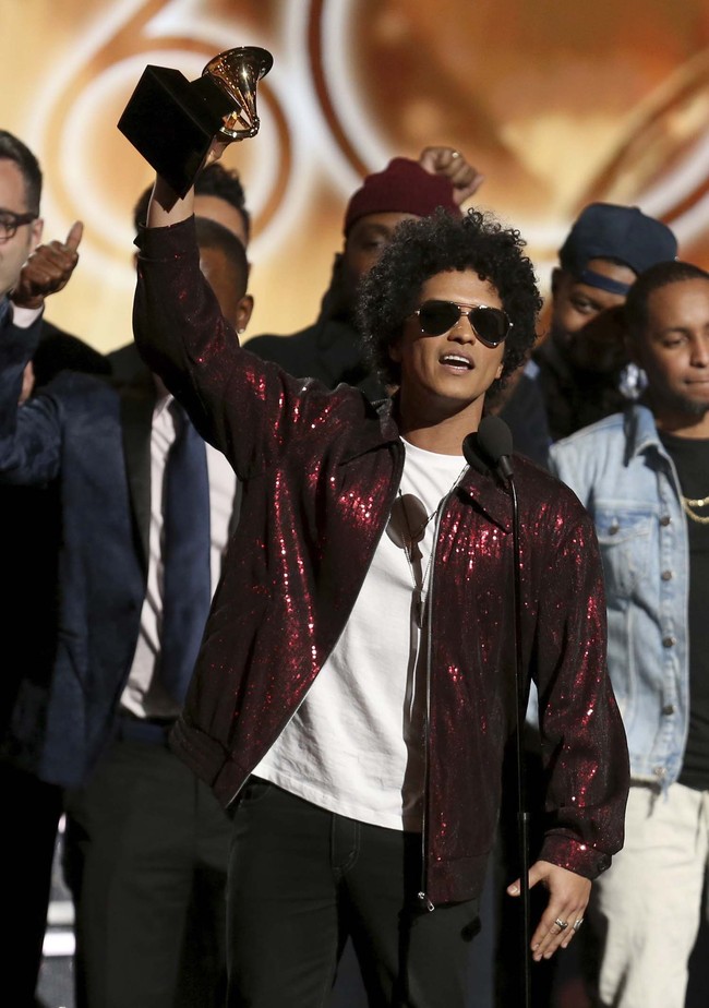 Bruno Mars accepts the award for album of the year for "24K Magic" at the 60th annual Grammy Awards at Madison Square Garden on Sunday, Jan. 28, 2018, in New York. [Photo: AP]