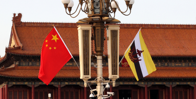 National flags of China and Brunei [File photo: IC]