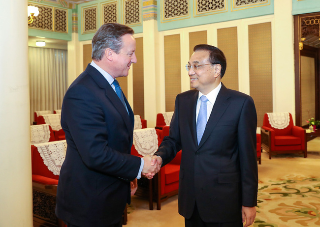 Chinese Premier Li Keqiang (R) meets with former British Prime Minister David Cameron in Beijing on Tuesday, November 27, 2018. [Photo: gov.cn]