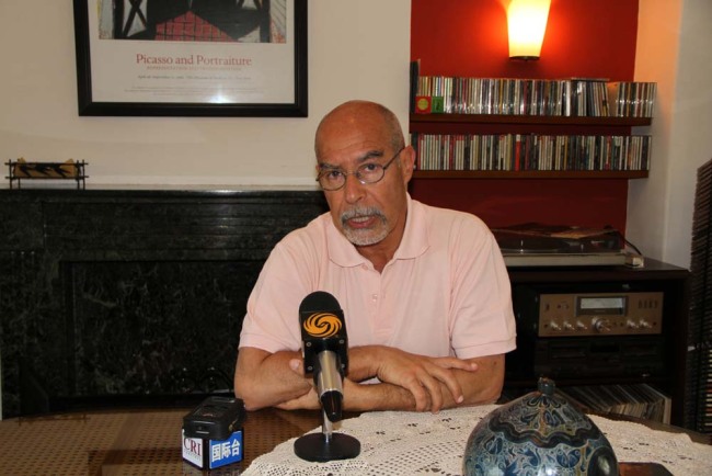 A picture shows Gustavo Girado accepting China Radio International's interview. [Photo:CRI]