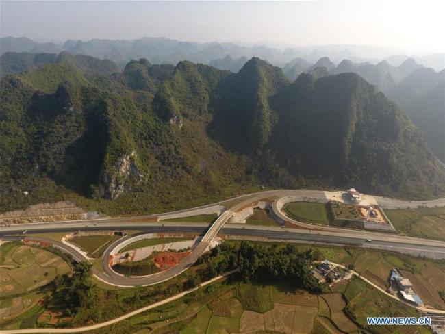 中越边境高速公路预计年底通车 Jingxi-Longbang expressway expected to put into use at end of 2018