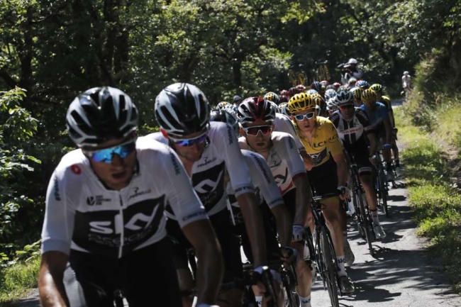 Team Sky with Britain's Geraint Thomas, wearing the overall leader's yellow jersey, sets the pace for the pack during the fifteenth stage of the Tour de France cycling race over 181.5 kilometers (112.8 miles) with start in Millau and finish in Carcassonne, France, France, Sunday July 22, 2018. [Photo: AP]