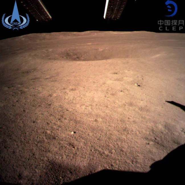 The world's first close-up image of the far side of the Moon sent back by China's Chang'e-4 relay satellite "Queqiao" [Photo: CLEP]