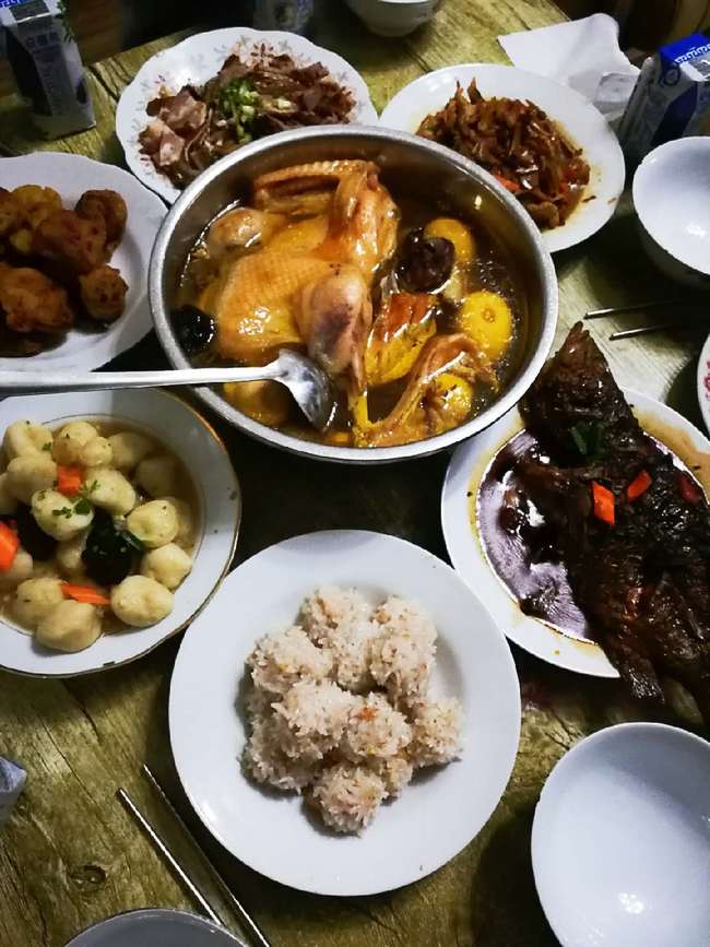 Dishes prepared for Lunar New Year's Eve, Huangshi, Hubei Province, February 4, 2019. [Photo: China Plus/Xu Leiying]