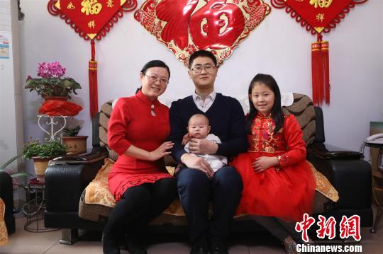 2019 Spring Festival family photos taken byLv Jinyang. [Photo: Chinanews.com]