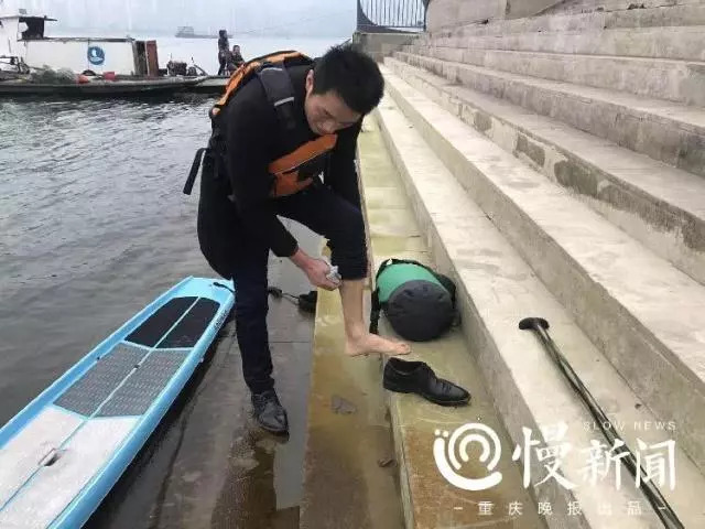 Liu Fucao prepares to cross the Yangtze River, February 13, 2019. [Photo:www.hljtv.com]