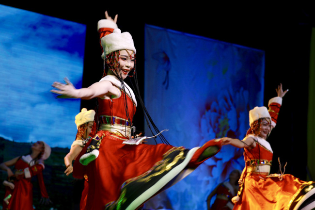 “四海同春”在内罗毕上演 Chinese Artists Perform at Spring Festival gala in Nairobi