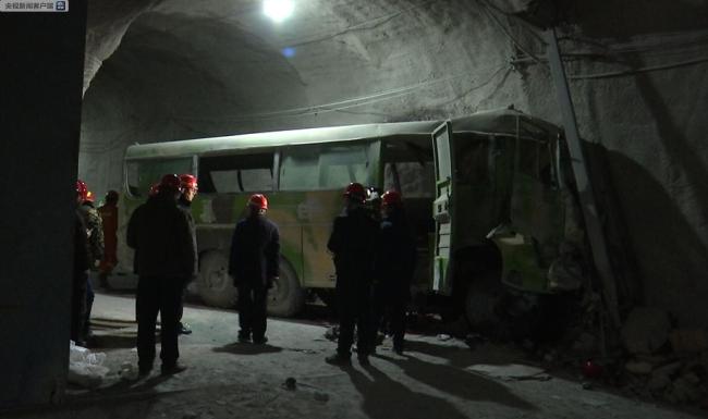 Rescuers work at a mining company in Inner Mongolia Autonomous Region after a vehicle accident killed 20 people and injured 30 others on Saturday, February 23, 2019. [Photo: CCTV]