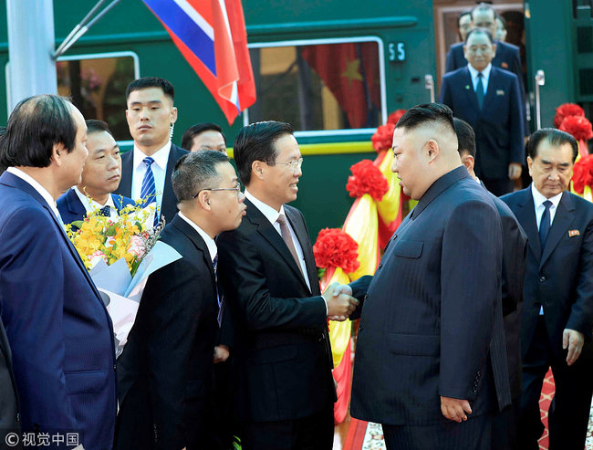 North Korea's leader Kim Jong Un (R) greeted by Vietnam's Communist Party's Politburo member Vo Van Thuong upon his arrval at the border town with China in Dong Dang, Vietnam, February 26, 2019. [Photo: VCG]