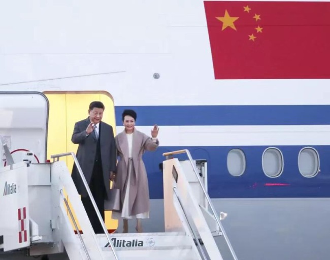 President Xi Jinping and his wife Peng Liyuan on their arrival in Rome, Italy on Thursday, March 21, 2019. [Photo: Xinhua]