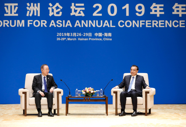 Chinese Premier Li Keqiang (R) meets with Ban Ki-moon, chairman of the Boao Forum for Asia (BFA), in Boao, Hainan Province on Wednesday, March 27, 2019. [Photo: gov.cn]