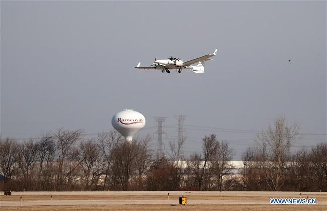 The Diamond DA42 aircraft which Zhang Bo will drive for his flight around the world takes off at an airport in Chicago, the United States, on April 2, 2019. The 57-year-old Chinese man Zhang Bo kicked off his second flight around the world on Tuesday in a Diamond DA42 aircraft from Chicago. [Photo: Xinhua]