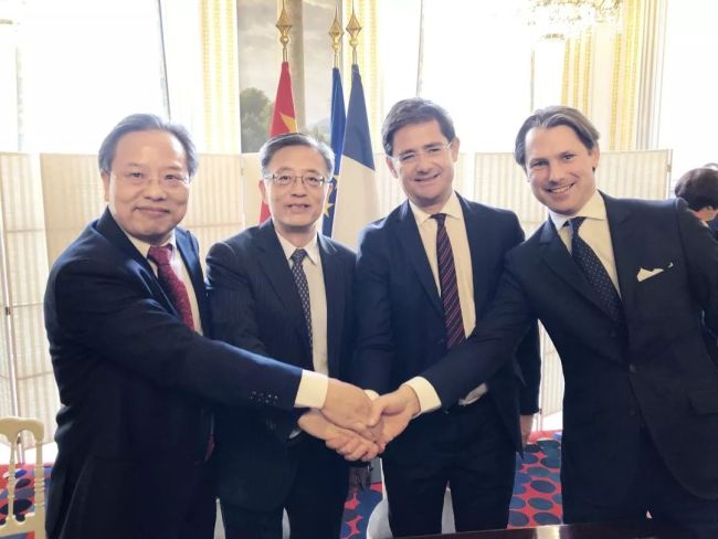 The presidents of Shanghai SUS Environment, China Investment Bank, France's Bpifrance and QUADRAN signed agreement on platform for sustainable energy development at the Elysee Palace in Paris on March 25, 2019. [Photo provided to China Plus]
