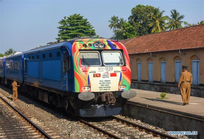 A train stops at the Matara Railway Station preparing to depart for Beliatta in Sri Lanka, April 8, 2019. [Photo: Xinhua/Guo Lei]