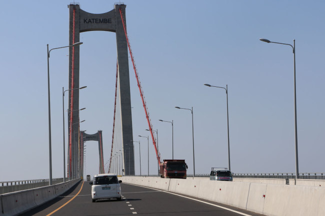 China-built Maputo Bridge greatly facilitates transportation across the Maputo Bay and links Mozambique to South Africa. [Photo:China Plus]