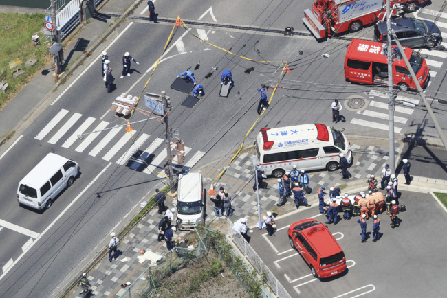 An aerial picture shows vehicles crashed at an intersection in Otsu, Shiga Prefecture on May 8, 2019. [Photo: IC]